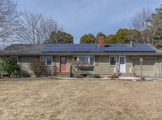 8 Ainslie Dr, East Longmeadow, MA 01028