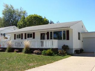 2547 Meadowdale St, Ottumwa, IA 52501