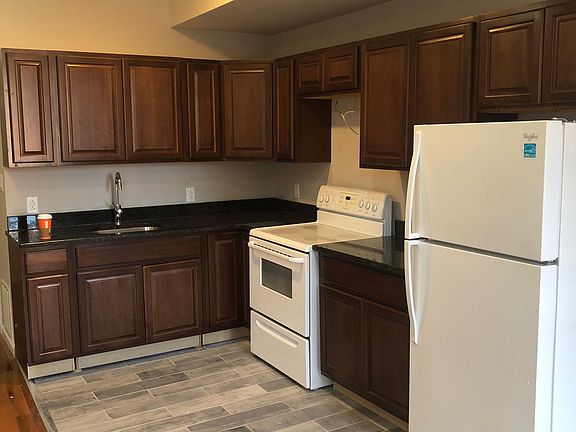 2nd image of 410 N 41st St