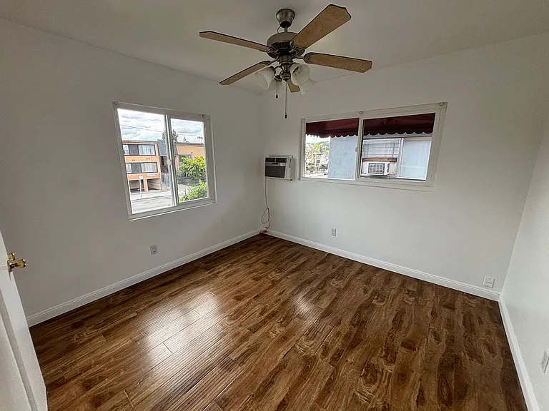 7033 Fulton Ave — Photo 9