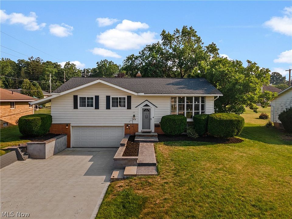 1st image of 906 Long Ridge Dr