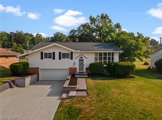 906 Long Ridge Dr, Seven Hills, OH 44131