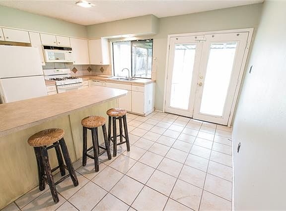 5th image of 10105 Faylin Dr