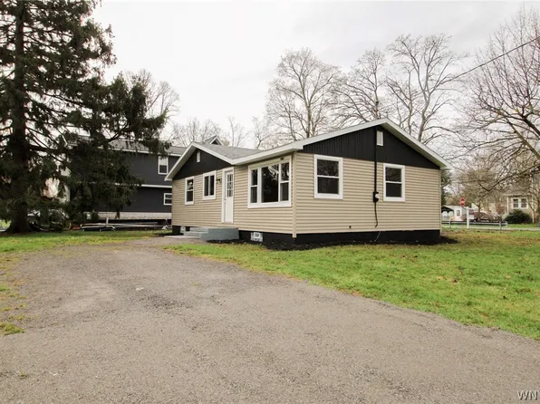 127 Brown St, Albion, NY 14411