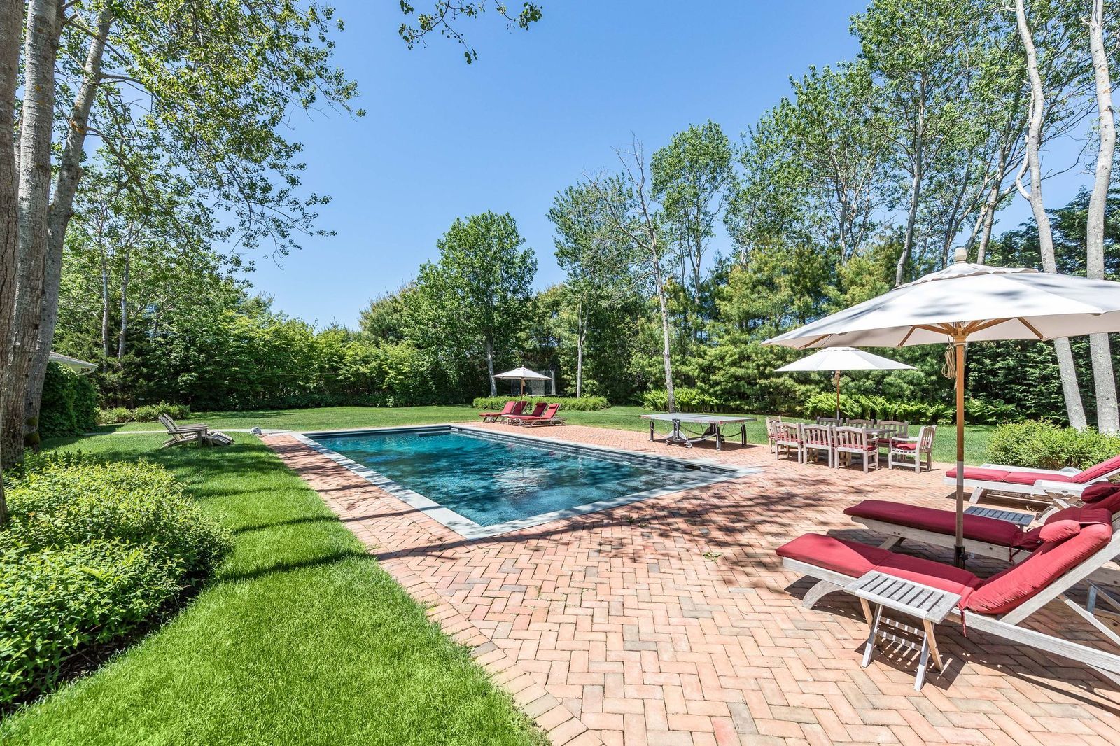 52 Old Barn Ln, Sagaponack, NY 11962 Out East