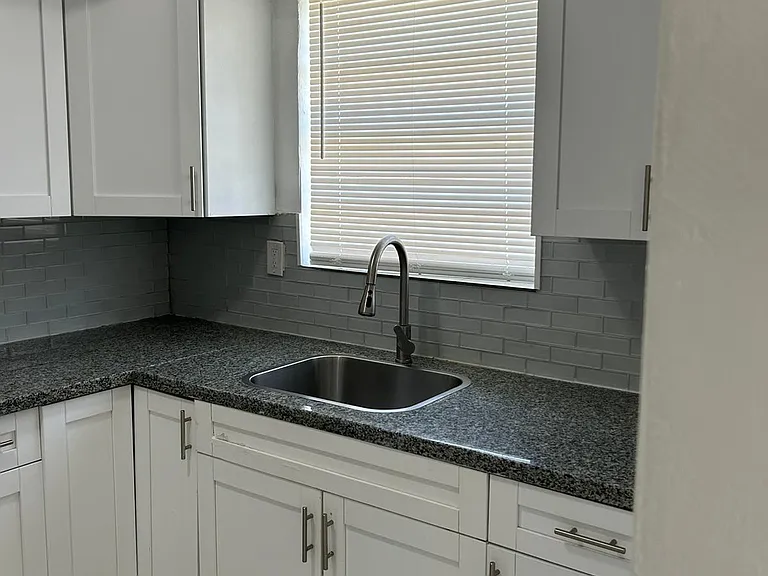2135 NE 170th St #3 — Photo 1