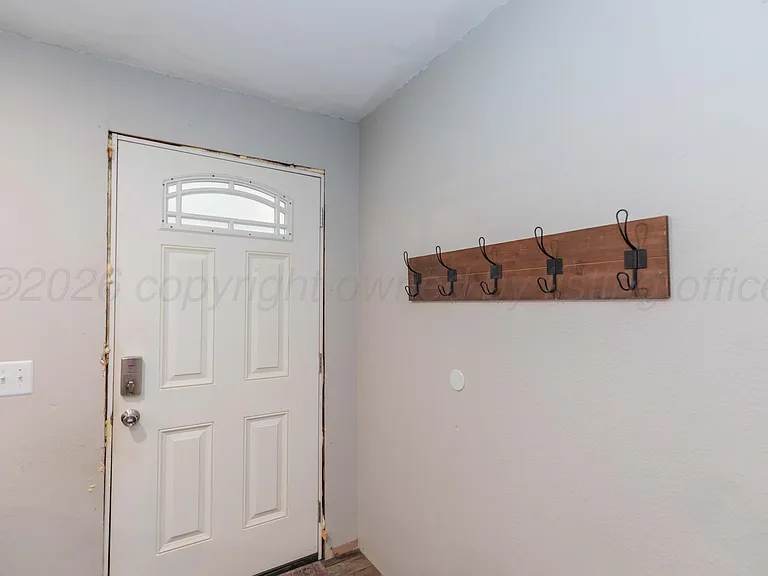 216 W 5th St — Photo 3