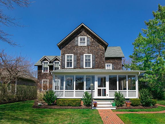 4th image of 132 Meadow Ave