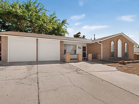 5th image of 6424 Louise Pl NE