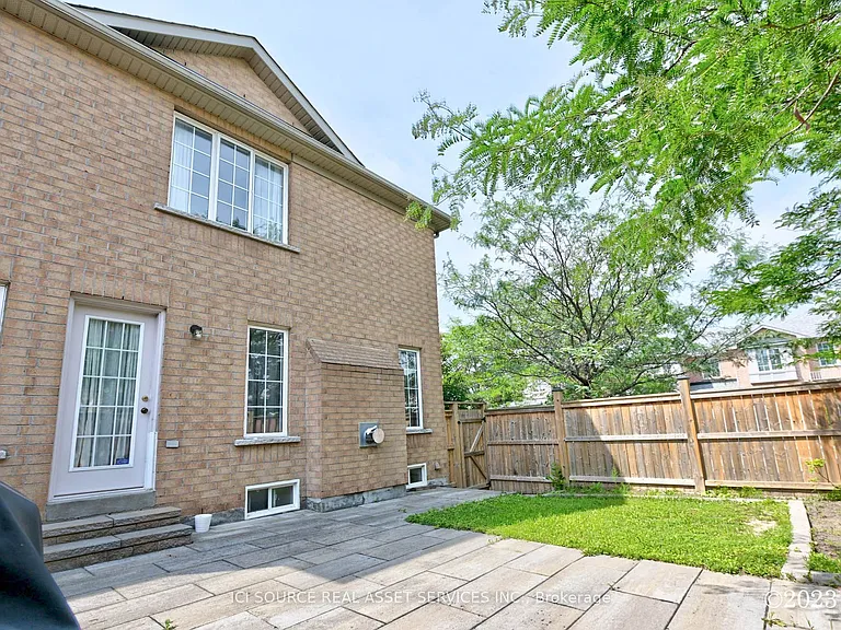 2 Waterton Cres — Photo 28