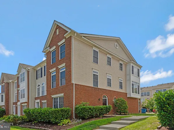 25120 Neptune Ter, Chantilly, VA 20152