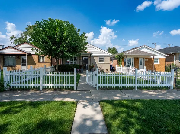 7720 Newland Ave, Burbank, IL 60459