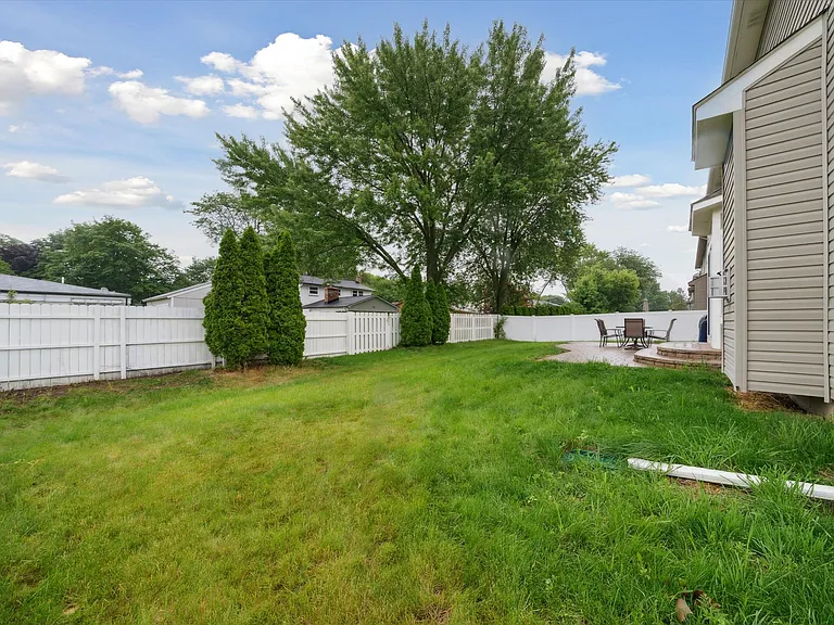 4976 Saddle Brook Ct — Photo 45
