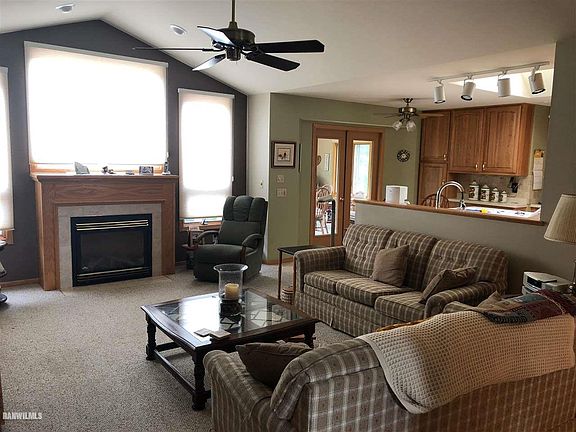 4th image of 6 Basswood Ln
