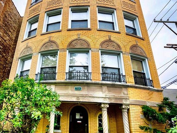 2nd image of 7554 N Claremont Ave