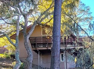 798 Lyndon St, Monterey, CA 93940