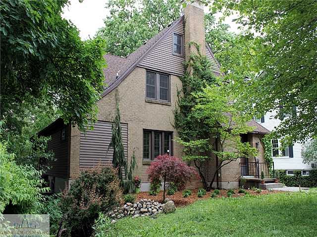 1st image of 325 Wildwood Dr