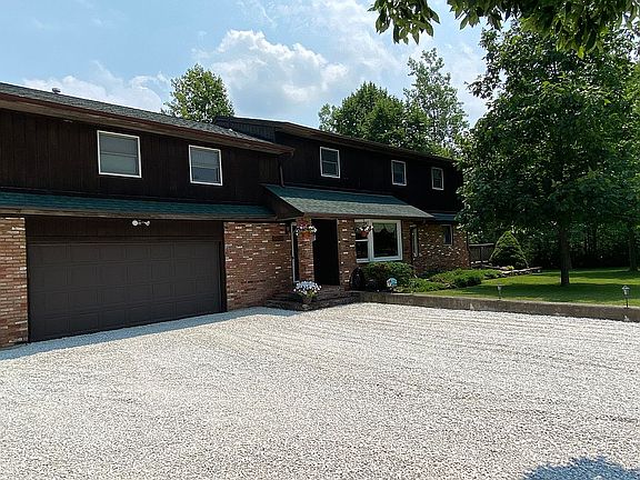 2nd image of 10859 Crestwood Dr