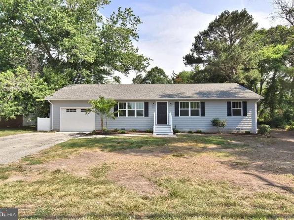 15 Lighthouse Rd, Selbyville, DE 19975