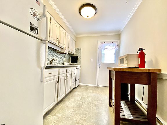 2nd image of 3576 Simpson Ave #102