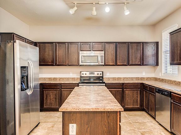 5th image of 7216 S 48th Ln