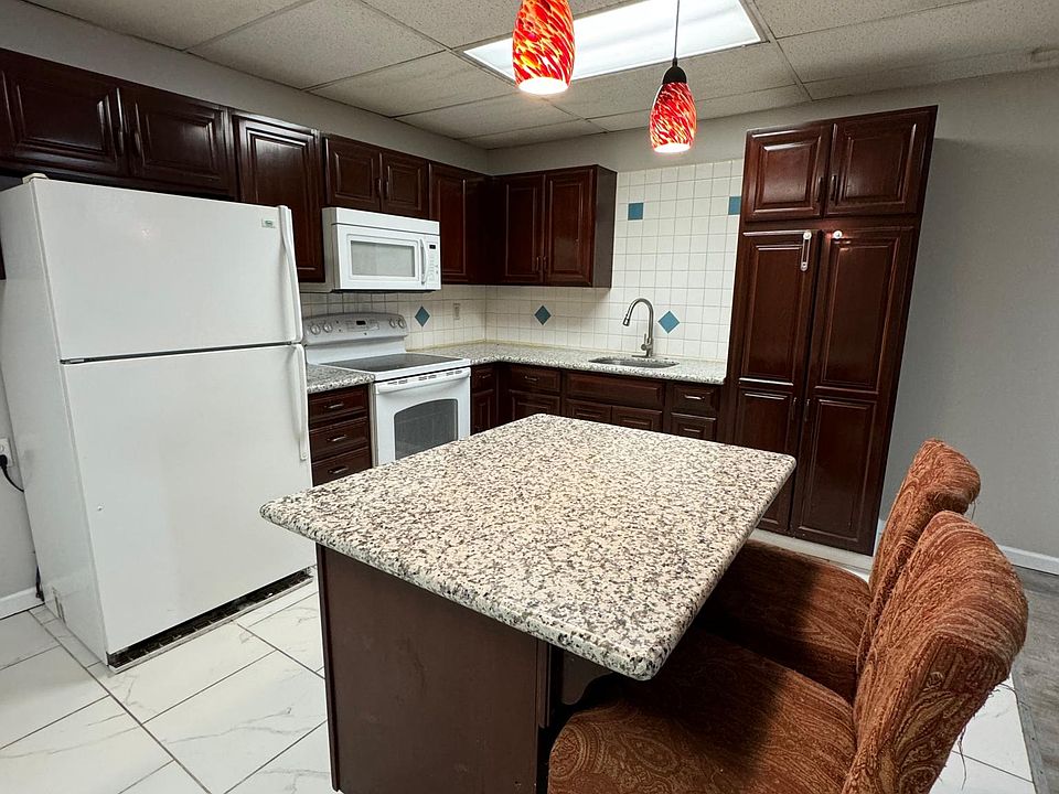 1st image of 464 3rd St #3