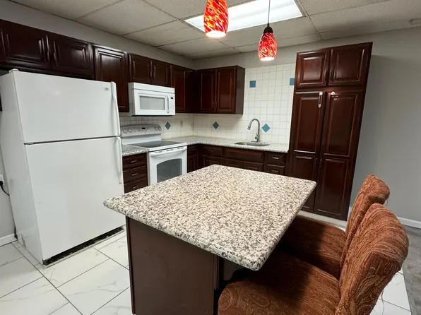 464 3rd St #3, Beaver, PA 15009
