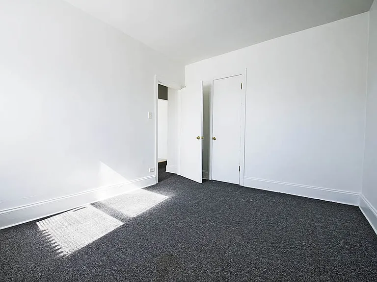 8000-04 S Drexel Ave — Photo 9