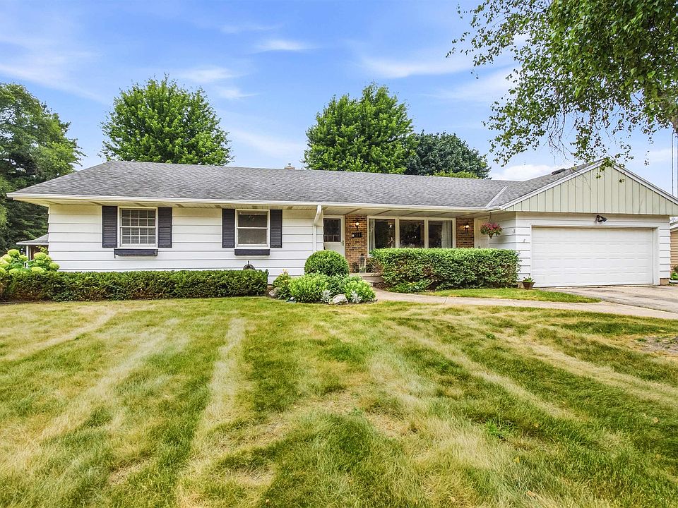 1st image of 238 Woodland Ct