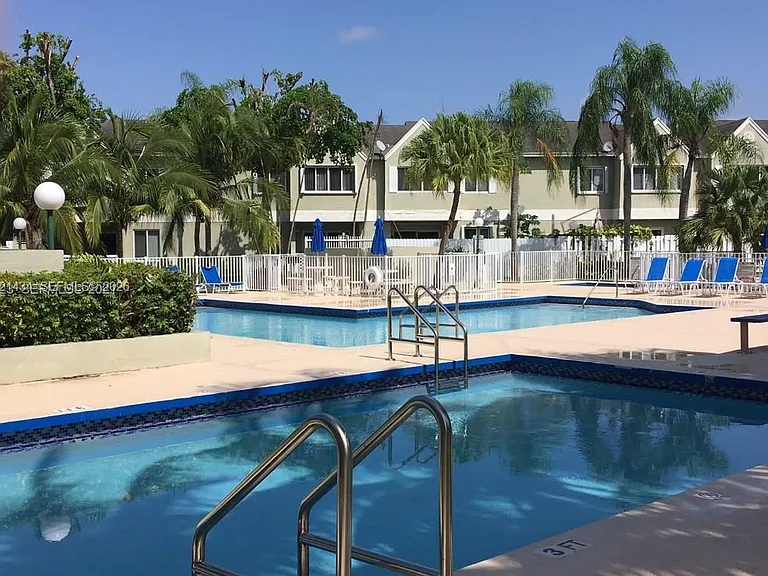 17320 NW 67th Pl #G-7 — Photo 3