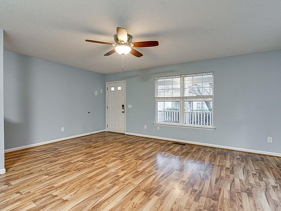 Living Room (empty)
