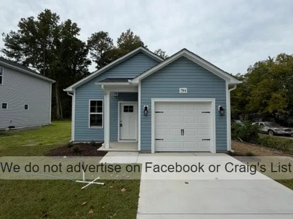 744 Chapel Hill Rd, Spring Lake, NC 28390
