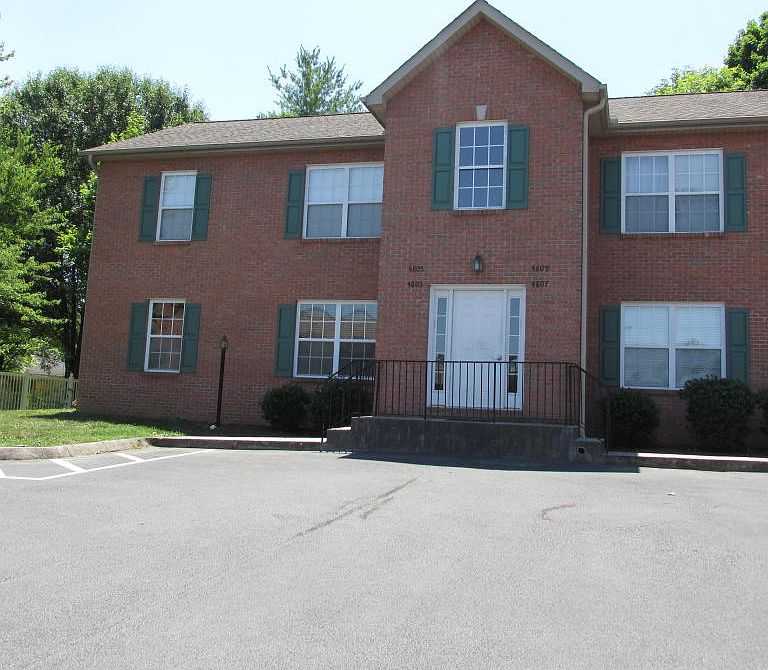1st image of 4803 Poplar Crest Way