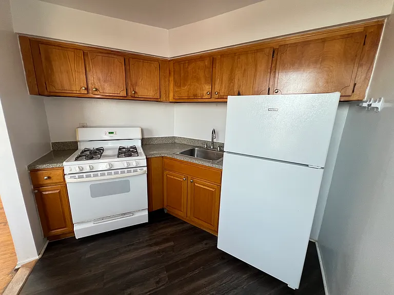 224-10 Jamaica Ave #6G — Photo 4