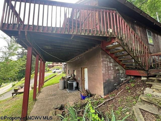 19th image of 564 Maple Lake Rd