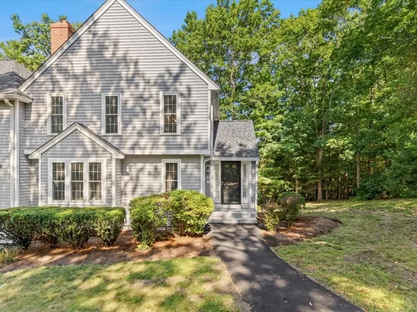 521 West St APT 12, Duxbury, MA 02332
