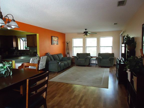Living/Dining Area