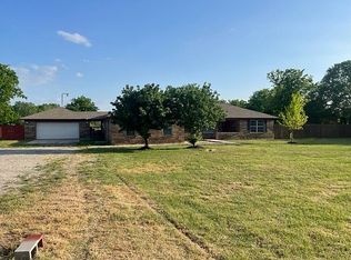 802 Rogers Rd, Newark, TX 76071