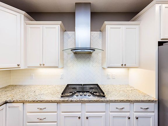 5th image of 912 Essex Loop Unit 912