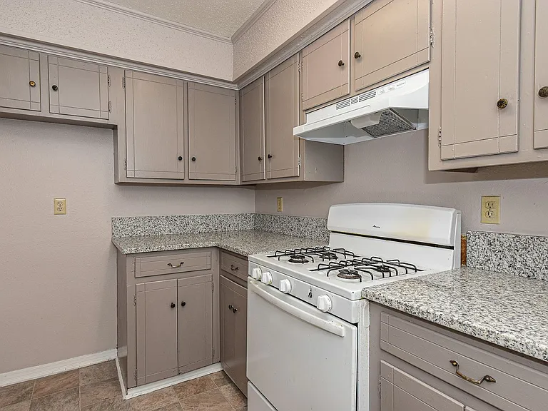 3404 Stanford St — Photo 13