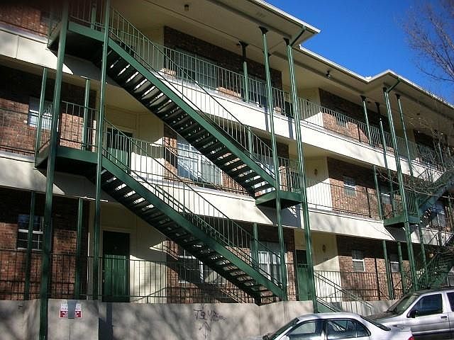 1st image of 2100 1/2 San Gabriel St #102