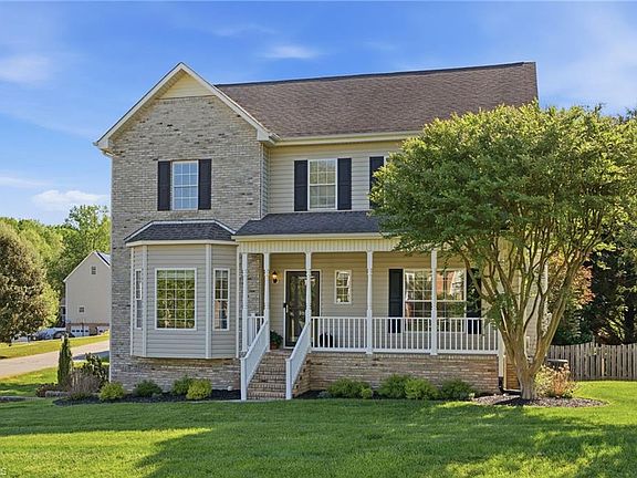 4th image of 105 Honeyridge Ct