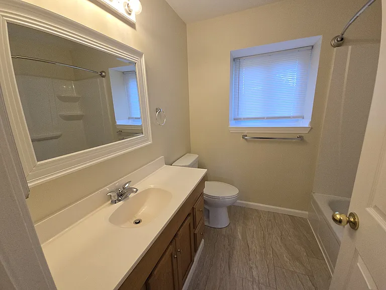 Main bath upstairs