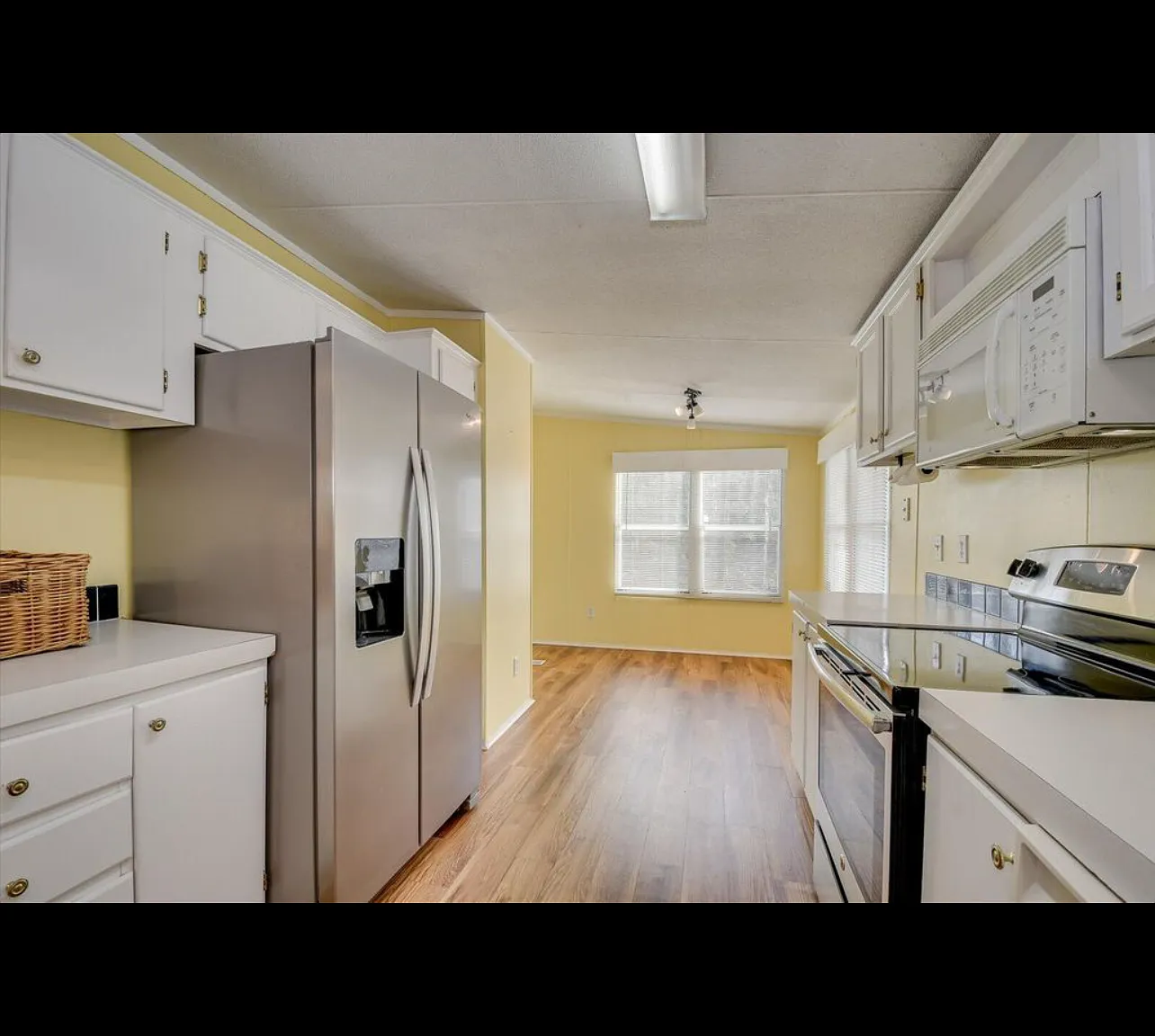 3 bed, 1300 sqft, $1,700 — Photo 4