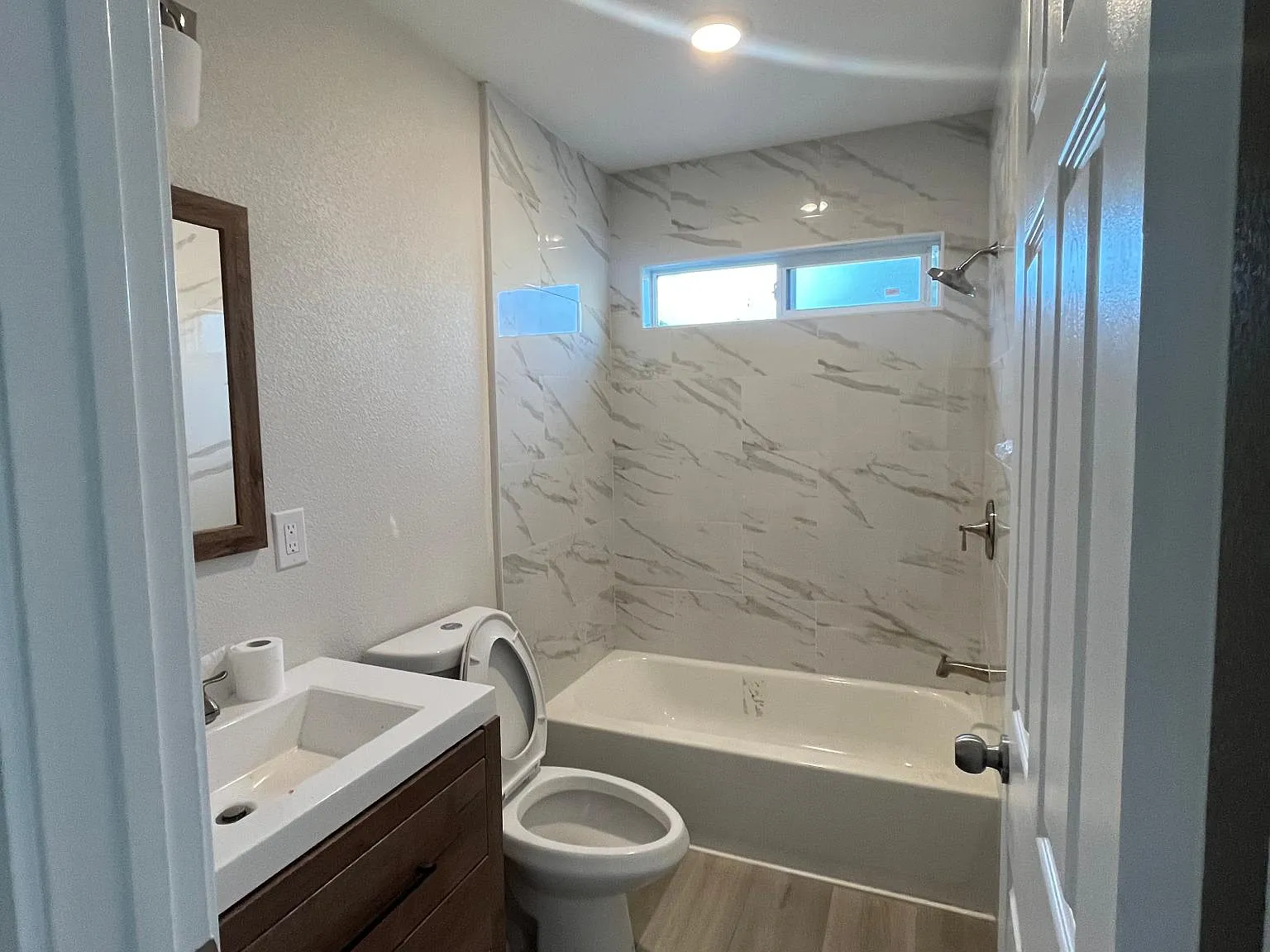2 bed, 500 sqft, $1,900 — Photo 1