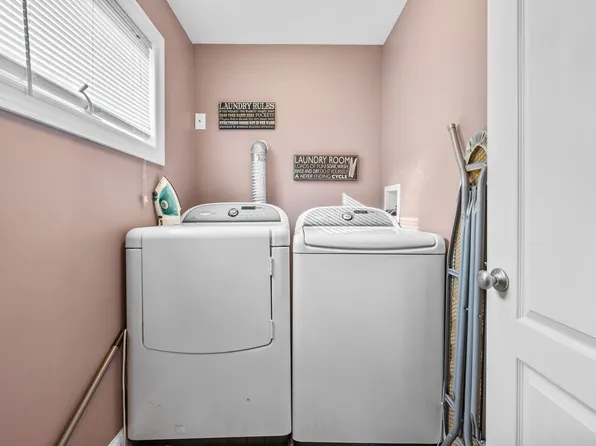 453 North Railroad Avenue image 8 of 27