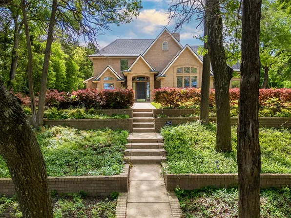 1254 Whispering Oaks Dr, Desoto, TX 75115