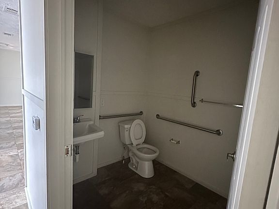 3rd image of 804 Avenue E Unit 3