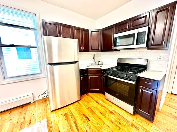 245 Duncan Avenue image 4 of 18