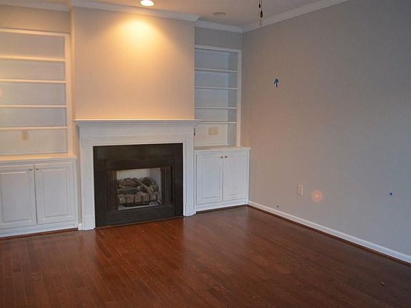 Living Room w/ Gas Fireplace